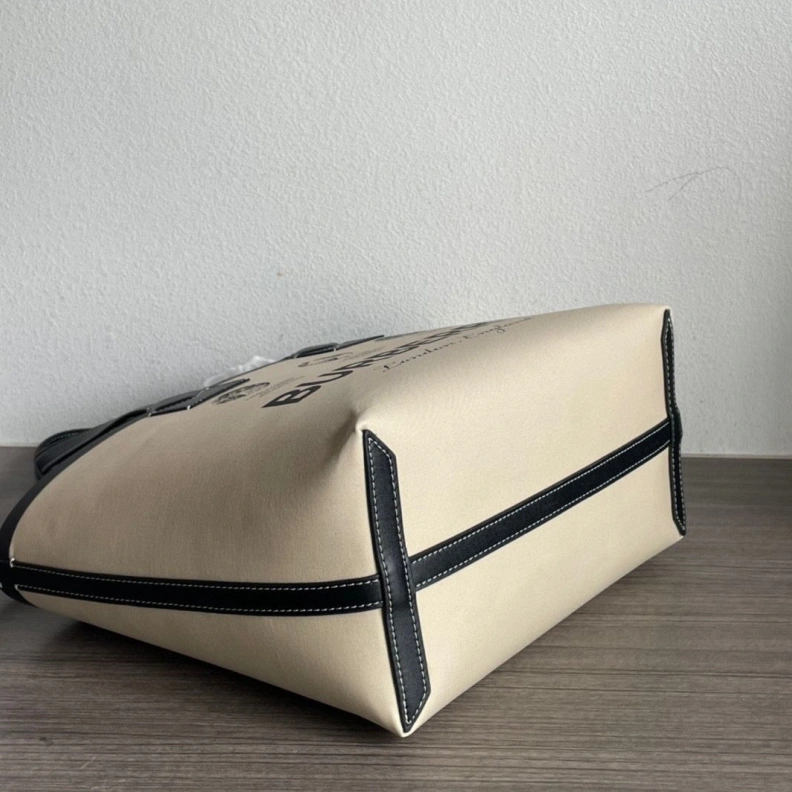Soft Bxrbxrry Shopping Bags 74167