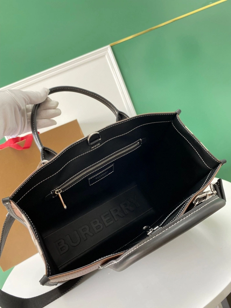 WellDesigned Bxrbxrry Top Handle Bags 74066