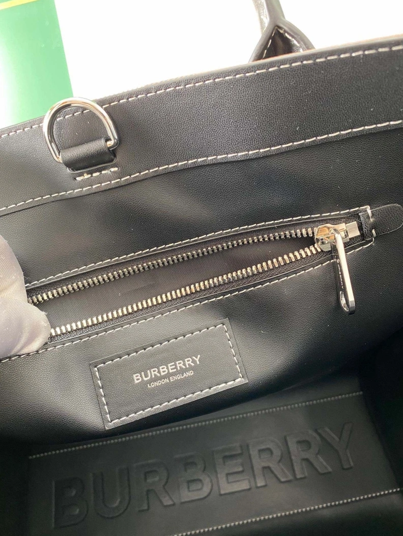 WellDesigned Bxrbxrry Top Handle Bags 74066