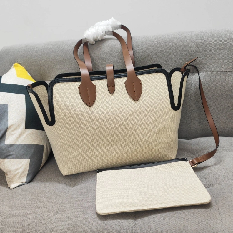 Elegant Bxrbxrry Shopping Bags 74161