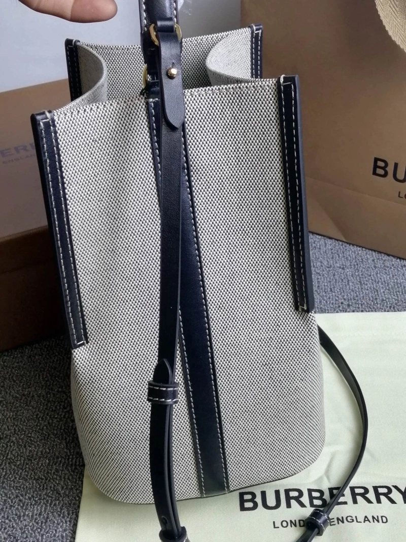 Sleek Bxrbxrry Bucket Bags 76044