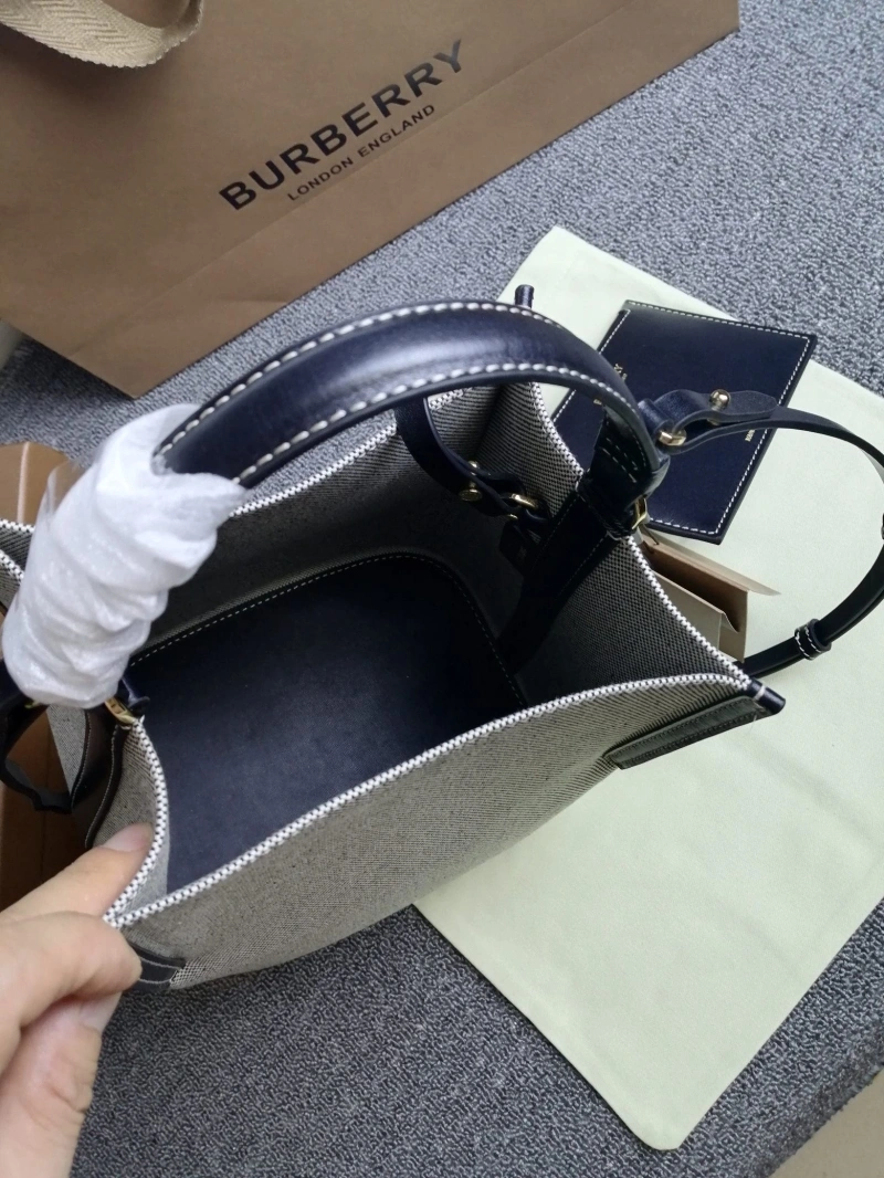 Sleek Bxrbxrry Bucket Bags 76044