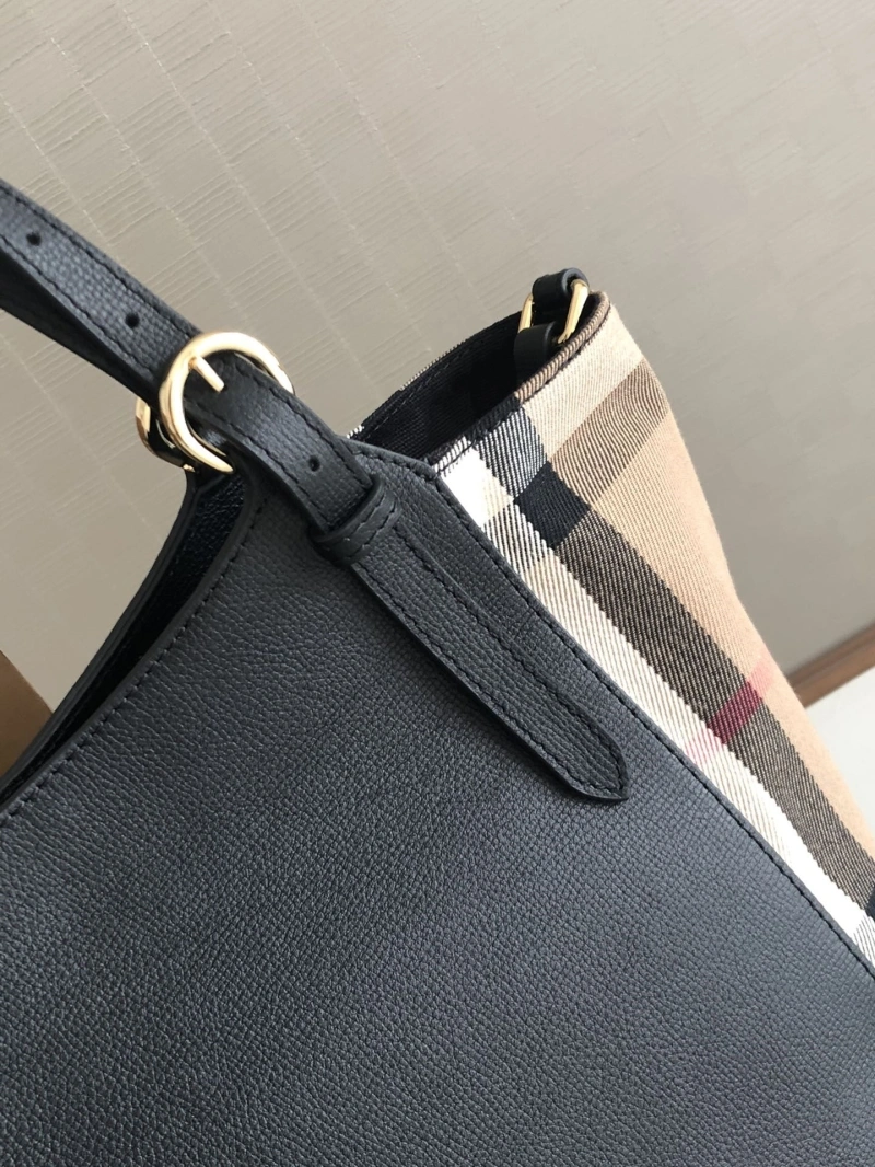 Versatile Bxrbxrry Shopping Bags 76039
