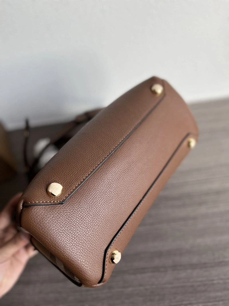 Fashionable Bxrbxrry Top Handle Bags 75934
