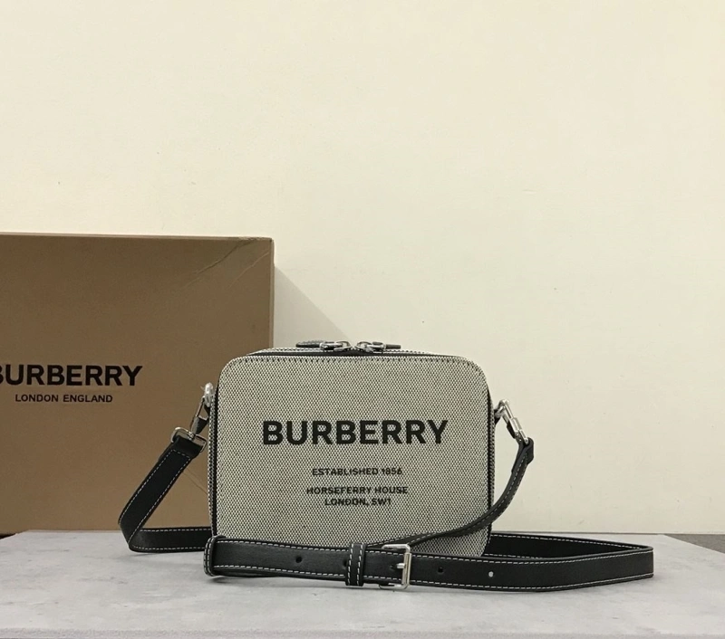 Fashionable Bxrbxrry Top Handle Bags 75901