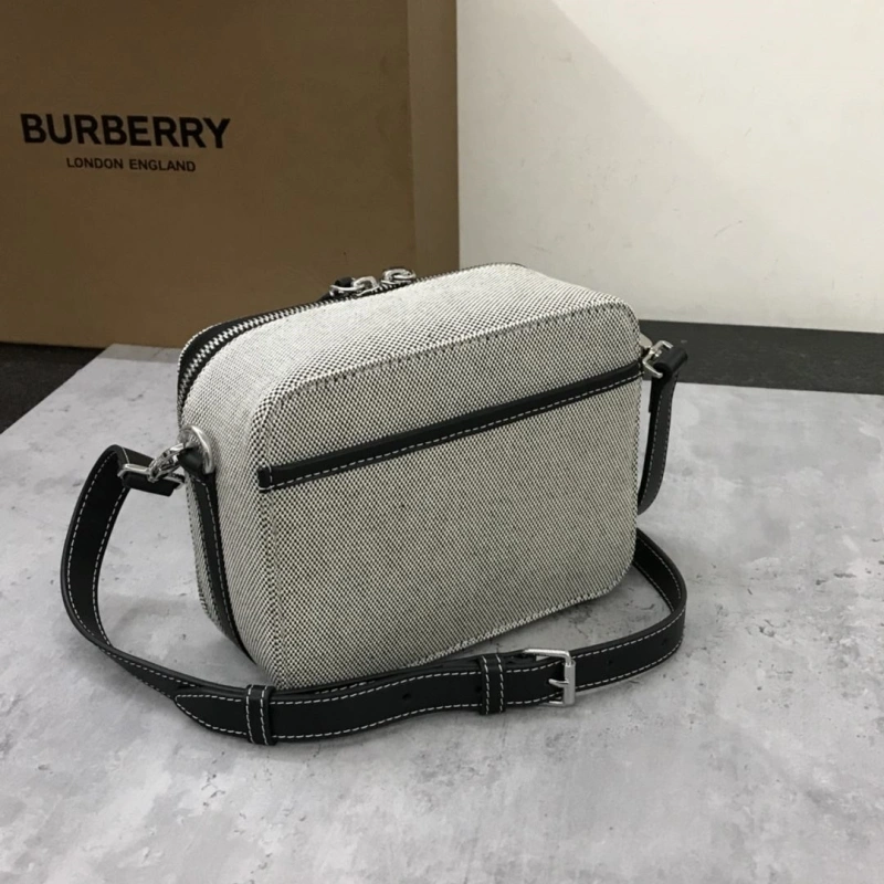 Fashionable Bxrbxrry Top Handle Bags 75901