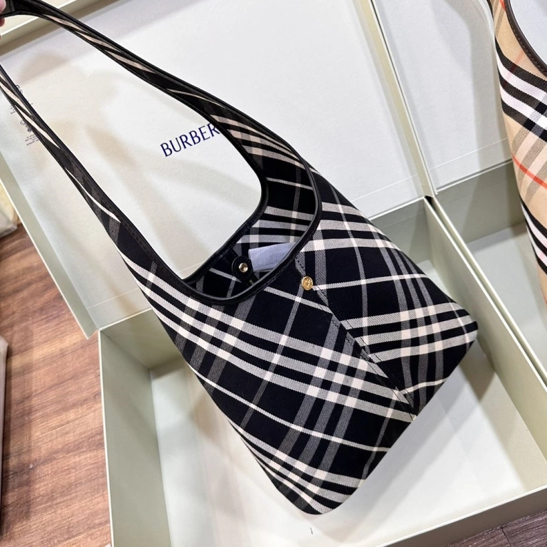 Fashionable Bxrbxrry Top Handle Bags 75319
