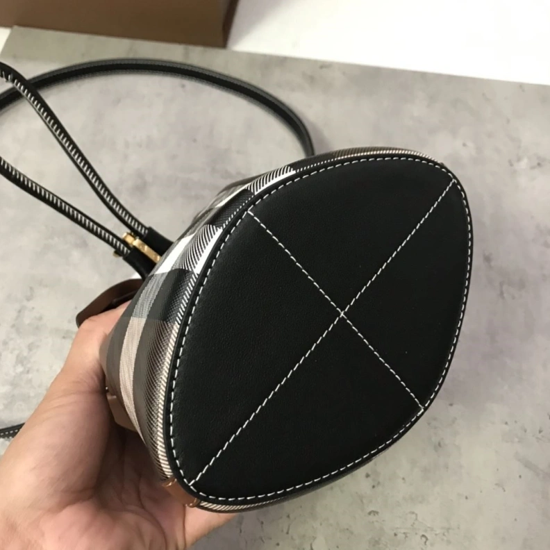Classic Bxrbxrry Bucket Bags 75585