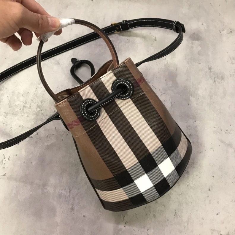 Classic Bxrbxrry Bucket Bags 75585
