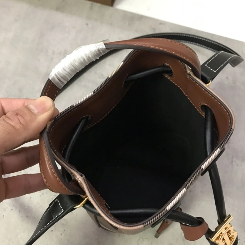 Classic Bxrbxrry Bucket Bags 75585