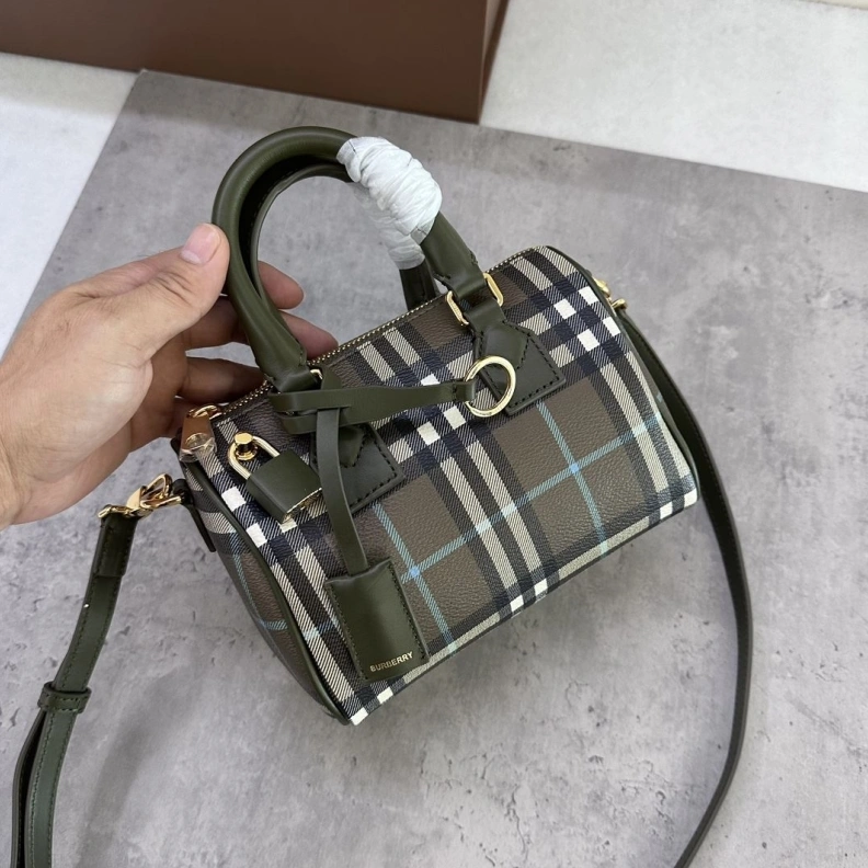 Resilient Bxrbxrry Speedy Bags 75343