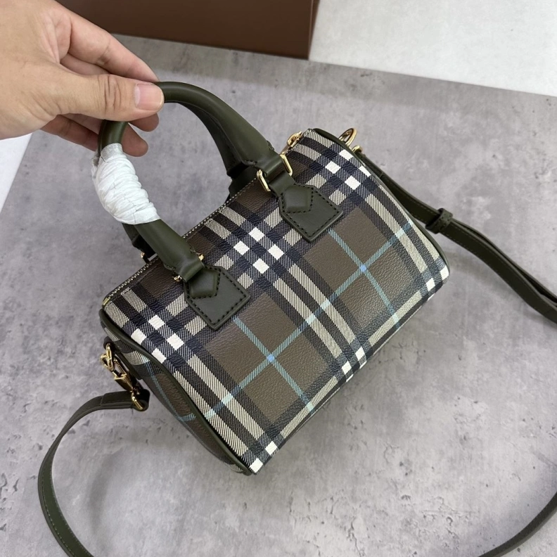 Resilient Bxrbxrry Speedy Bags 75343