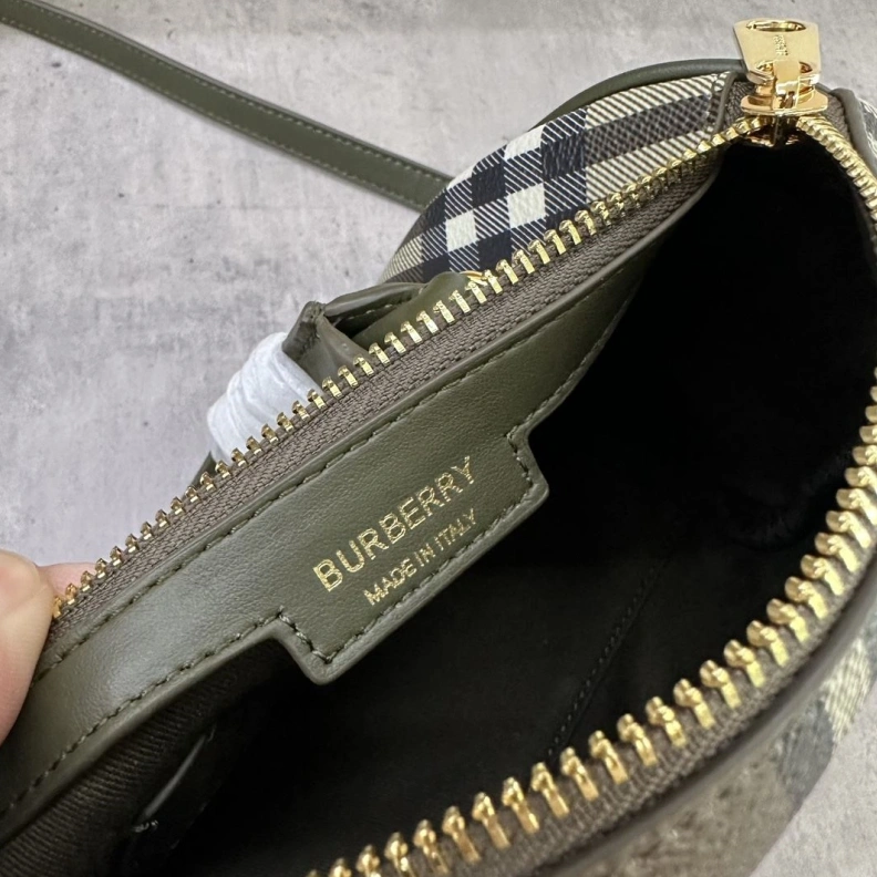 Resilient Bxrbxrry Speedy Bags 75343