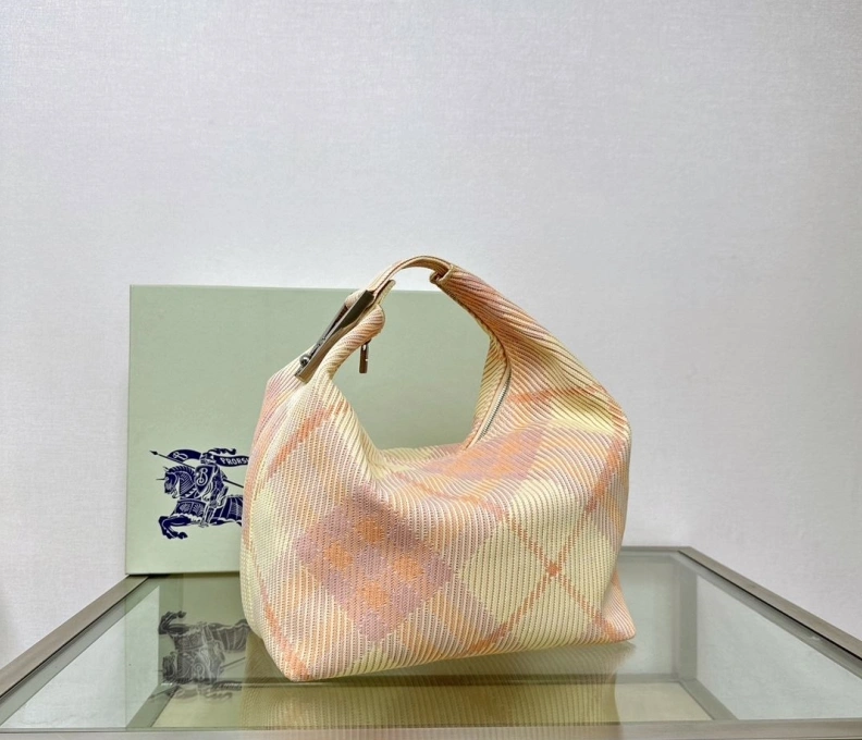WellDesigned Bxrbxrry Top Handle Bags 75283