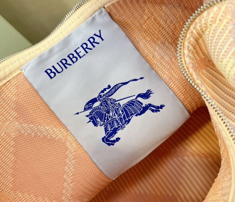 WellDesigned Bxrbxrry Top Handle Bags 75283