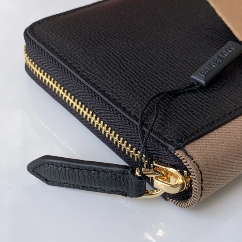 Elegant Bxrbxrry Wallets & Purse 75240