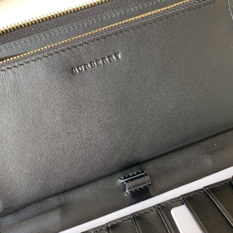 Elegant Bxrbxrry Wallets & Purse 75240