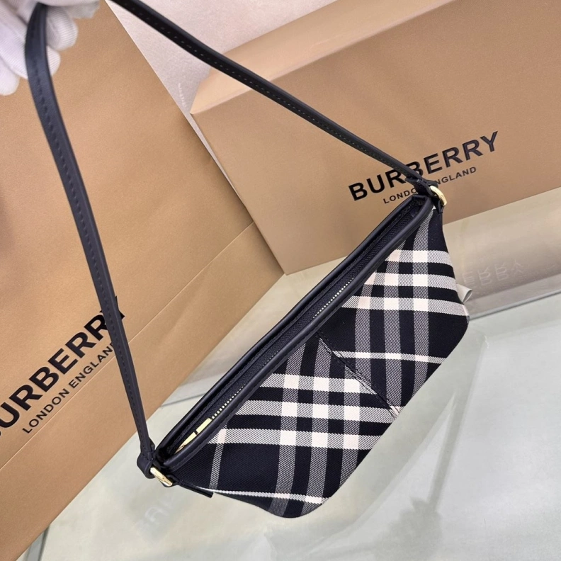 AllSeason Bxrbxrry Top Handle Bags 75304