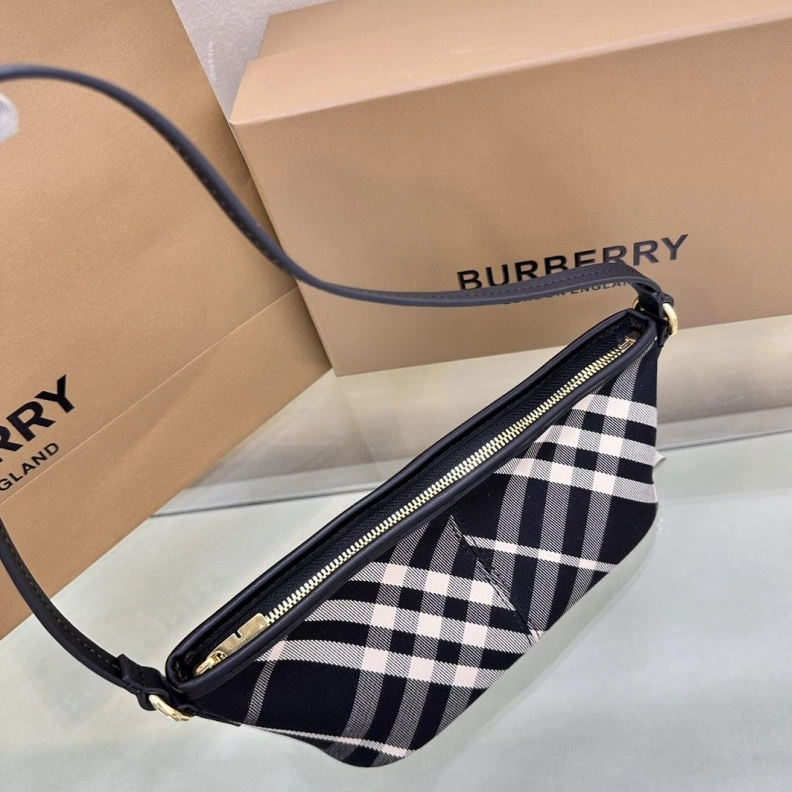 AllSeason Bxrbxrry Top Handle Bags 75304