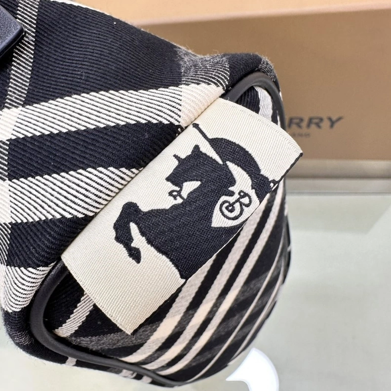 AllSeason Bxrbxrry Top Handle Bags 75304