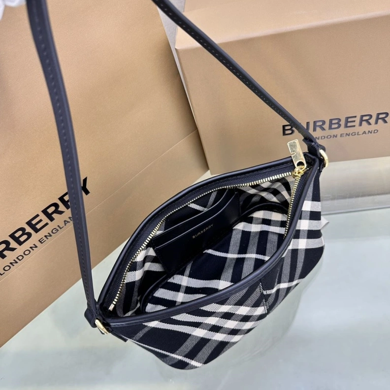 AllSeason Bxrbxrry Top Handle Bags 75304