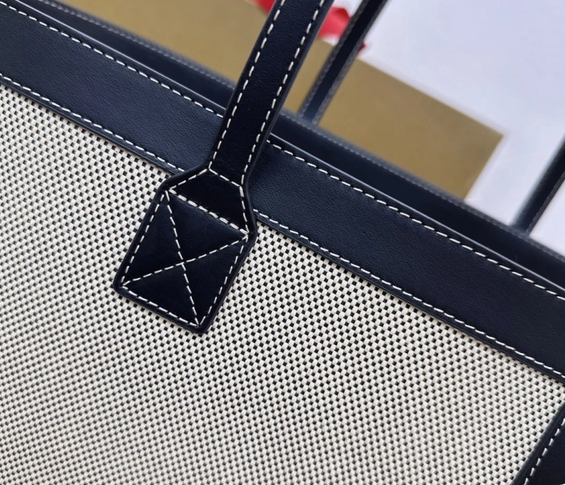 Comfortable Bxrbxrry Shopping Bags 75320