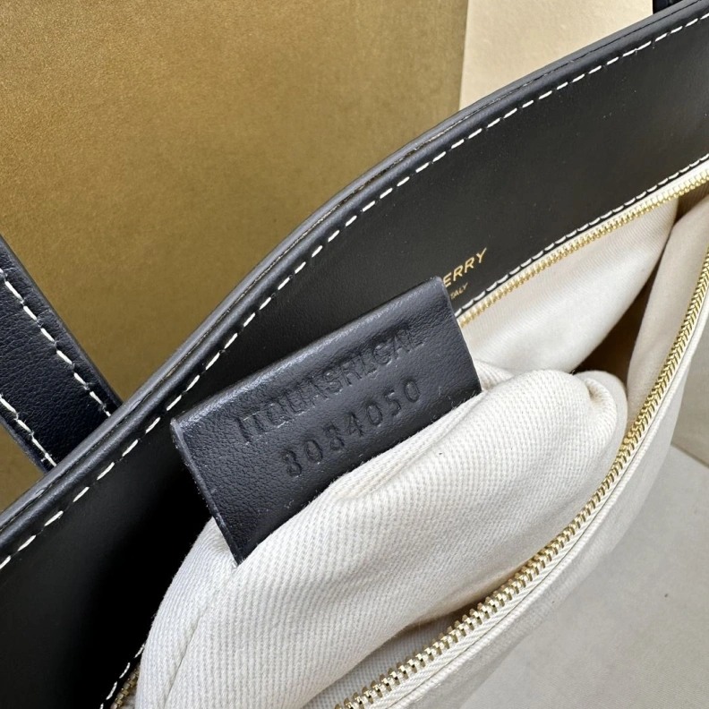 Comfortable Bxrbxrry Shopping Bags 75320