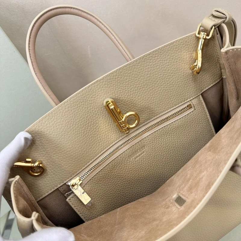 Minimalist Bxrbxrry Shopping Bags 75160