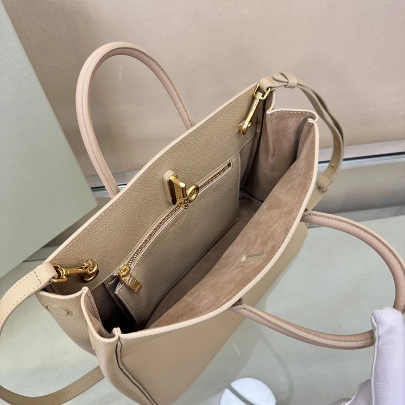 Minimalist Bxrbxrry Shopping Bags 75160