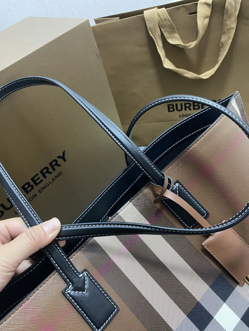 Fashionable Bxrbxrry Shopping Bags 75124