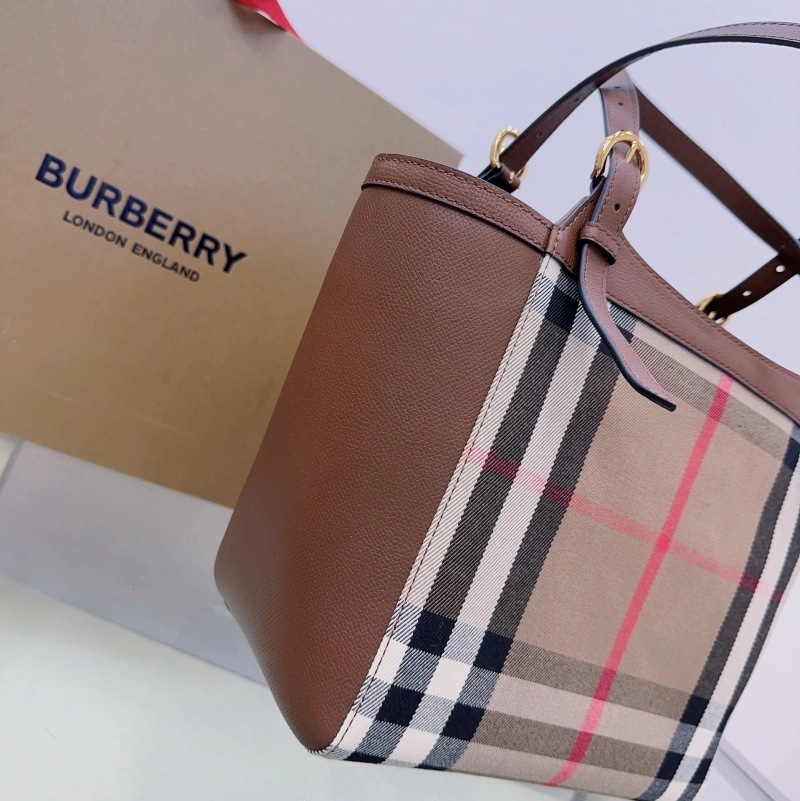Minimalist Bxrbxrry Shopping Bags 75134