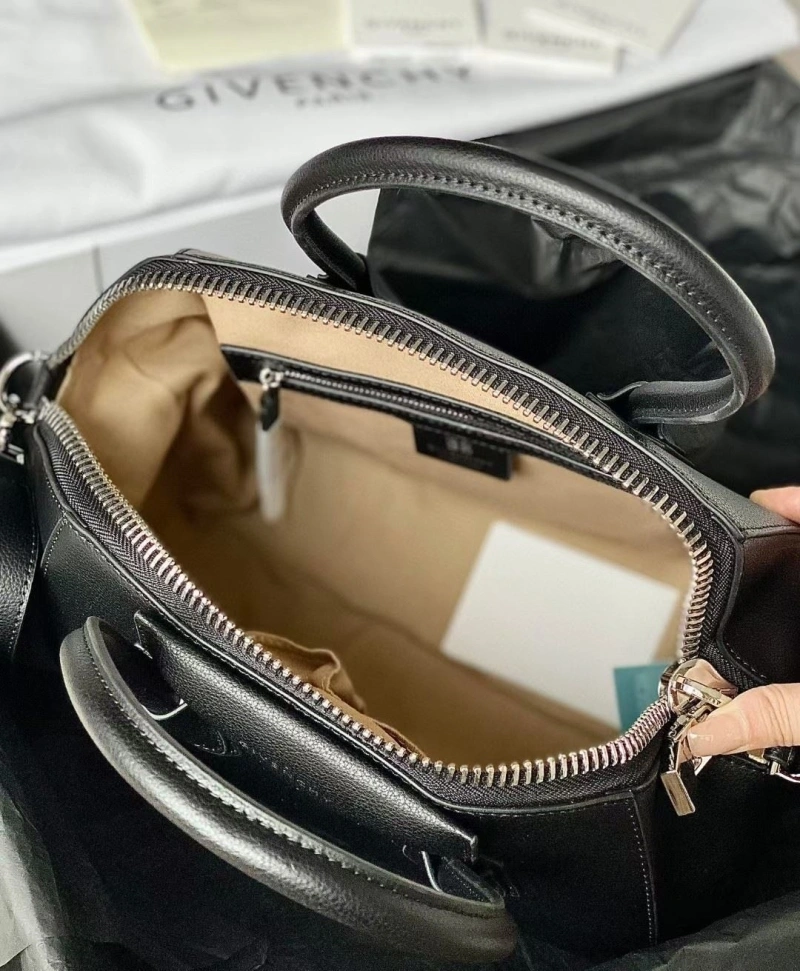 Gxvxnchy Handle Bags EasyMatch 83697