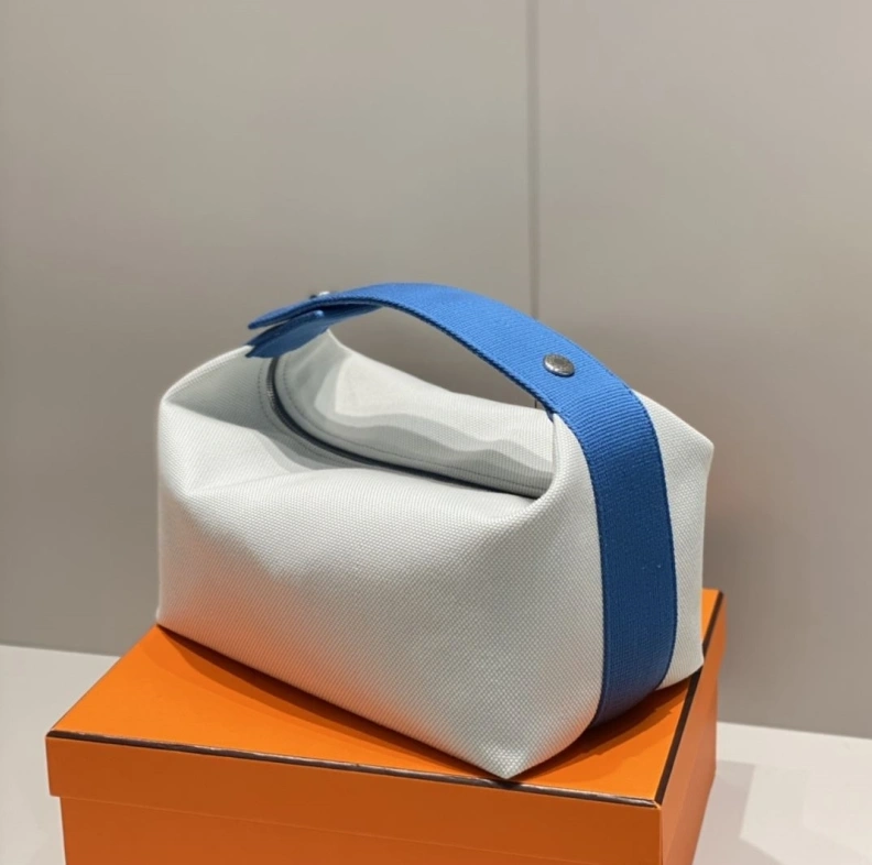 Vibrant Hxrmxs Cosmetic Bags 71923