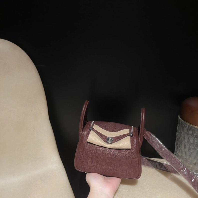 Fashionable Hxrmxs Top Handle Bags 71230