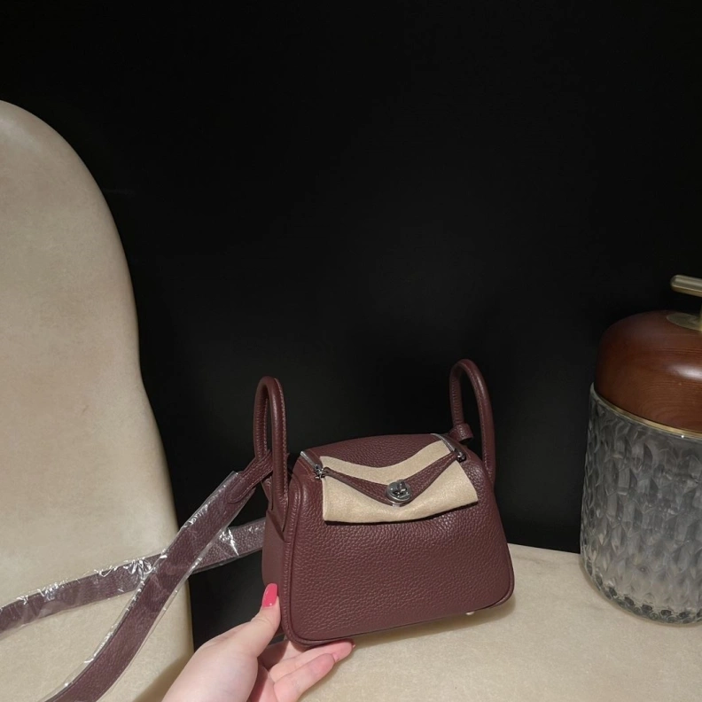Fashionable Hxrmxs Top Handle Bags 71230