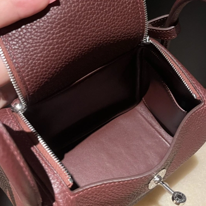 Fashionable Hxrmxs Top Handle Bags 71230