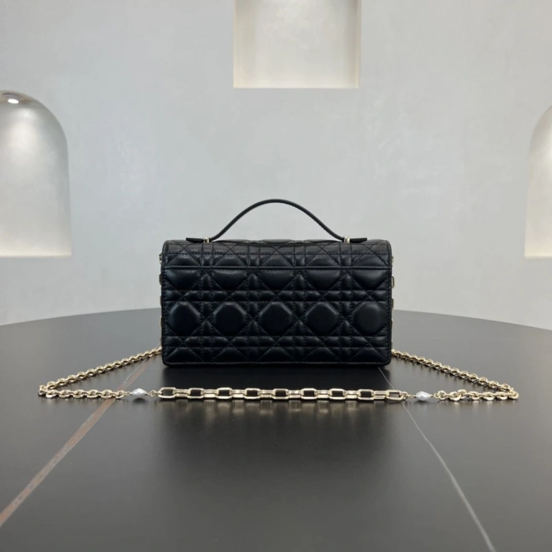 UrbanStyle Dxxr Top Handle Bags 61089