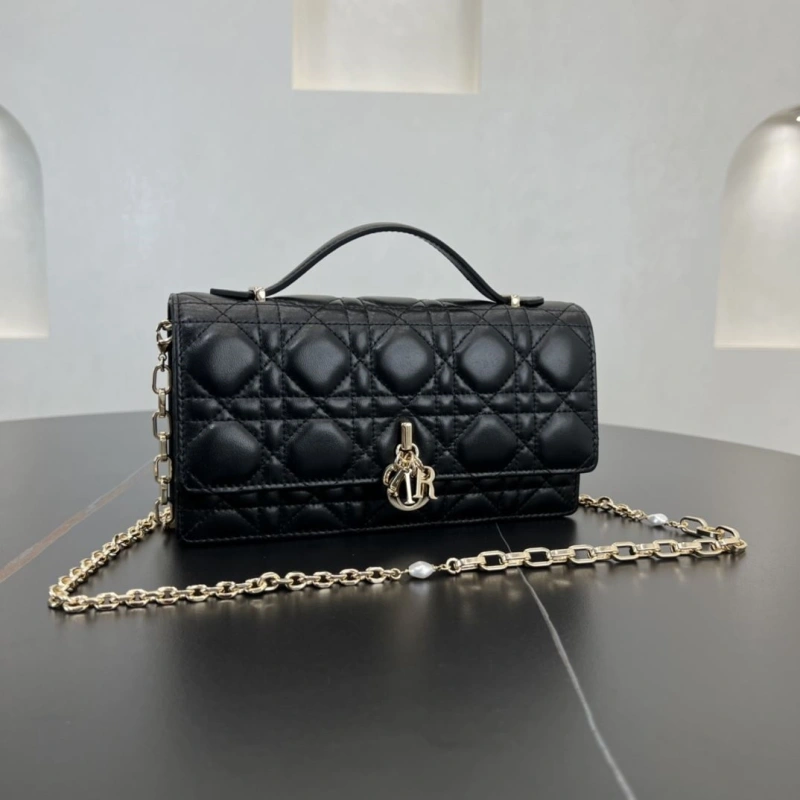 UrbanStyle Dxxr Top Handle Bags 61089