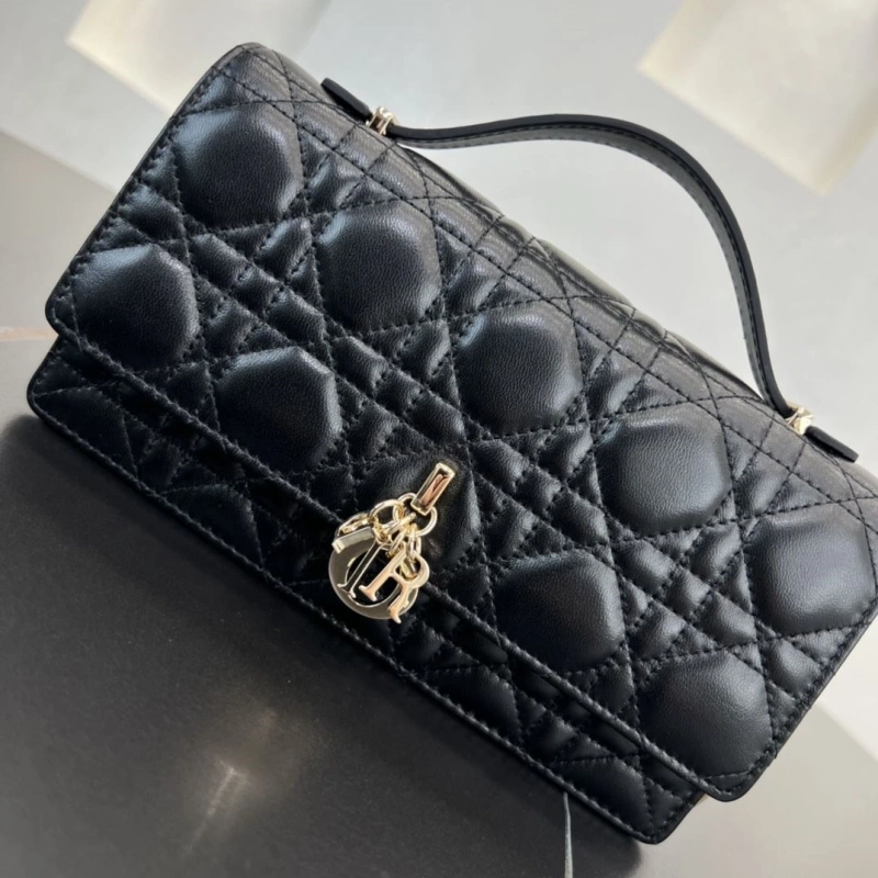 UrbanStyle Dxxr Top Handle Bags 61089