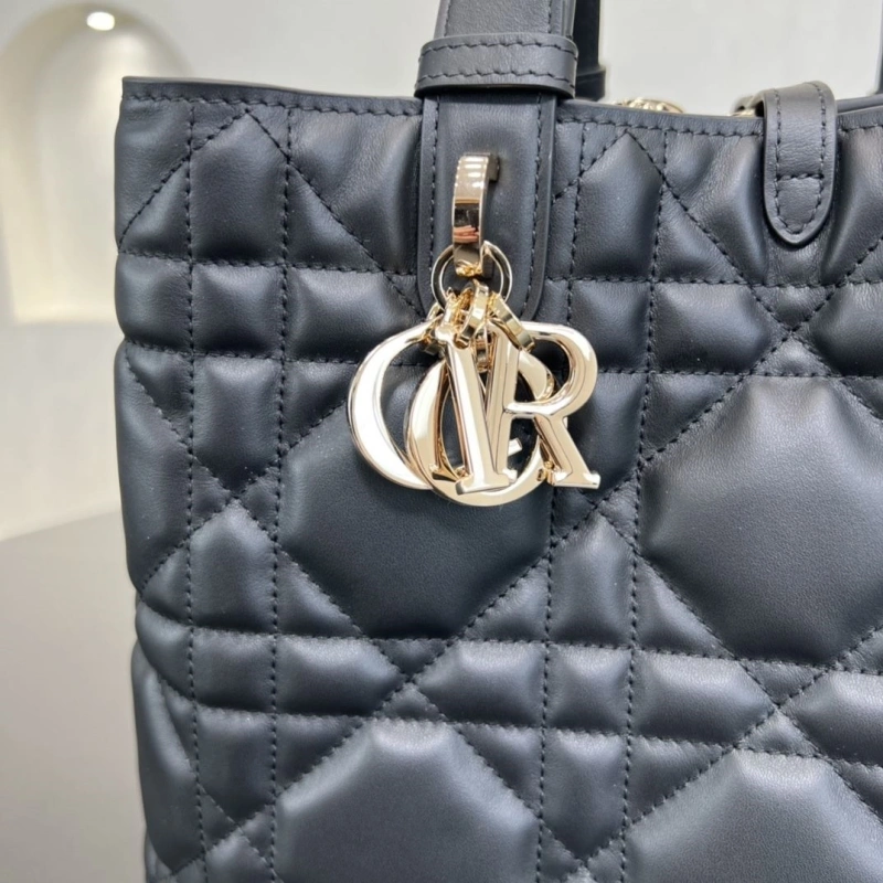 StreetReady Dxxr Shopping Bags 61165