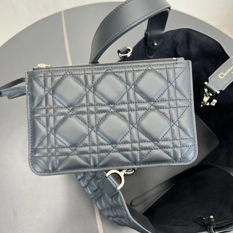 StreetReady Dxxr Shopping Bags 61165