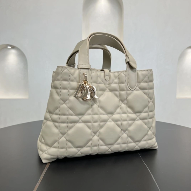 Flexible Dxxr Shopping Bags 61118