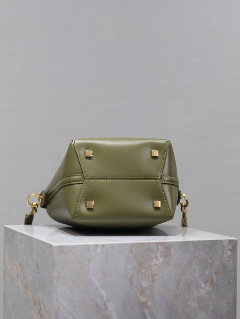 YSX Bucket Bags Bold 67801