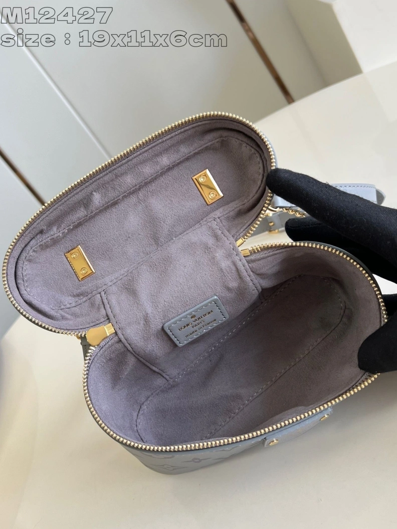 LX Cosmetic Bags Comfortable 3213