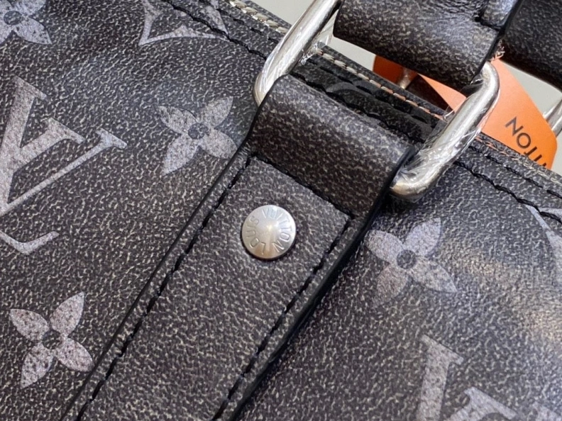 EyeCatching LX Travel Bags 3030