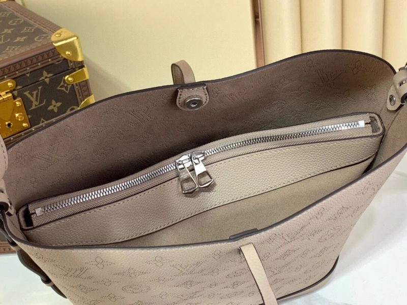 Comfortable LX Top Handle Bags 2286
