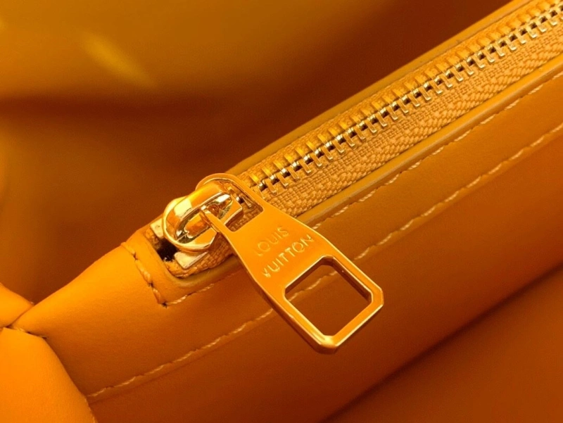 Resilient LX Caxucines Bags 2439