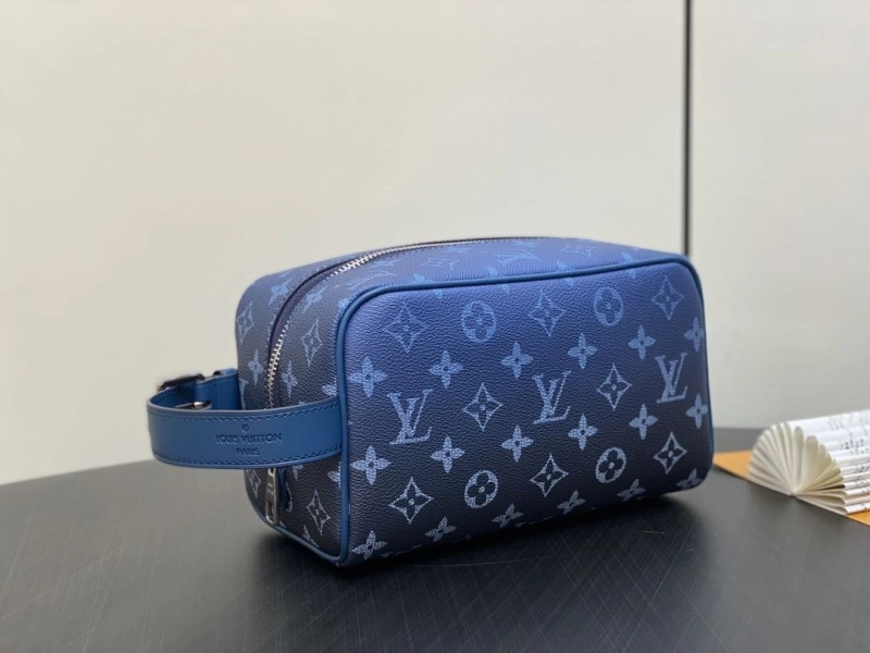 Fashionable LX Cosmetic Bags 2425