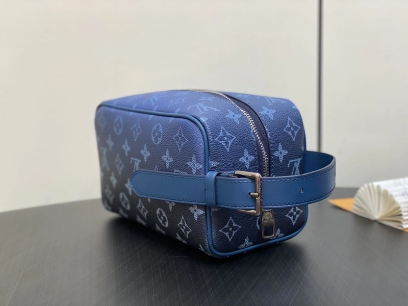 Fashionable LX Cosmetic Bags 2425