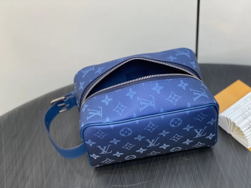 Fashionable LX Cosmetic Bags 2425